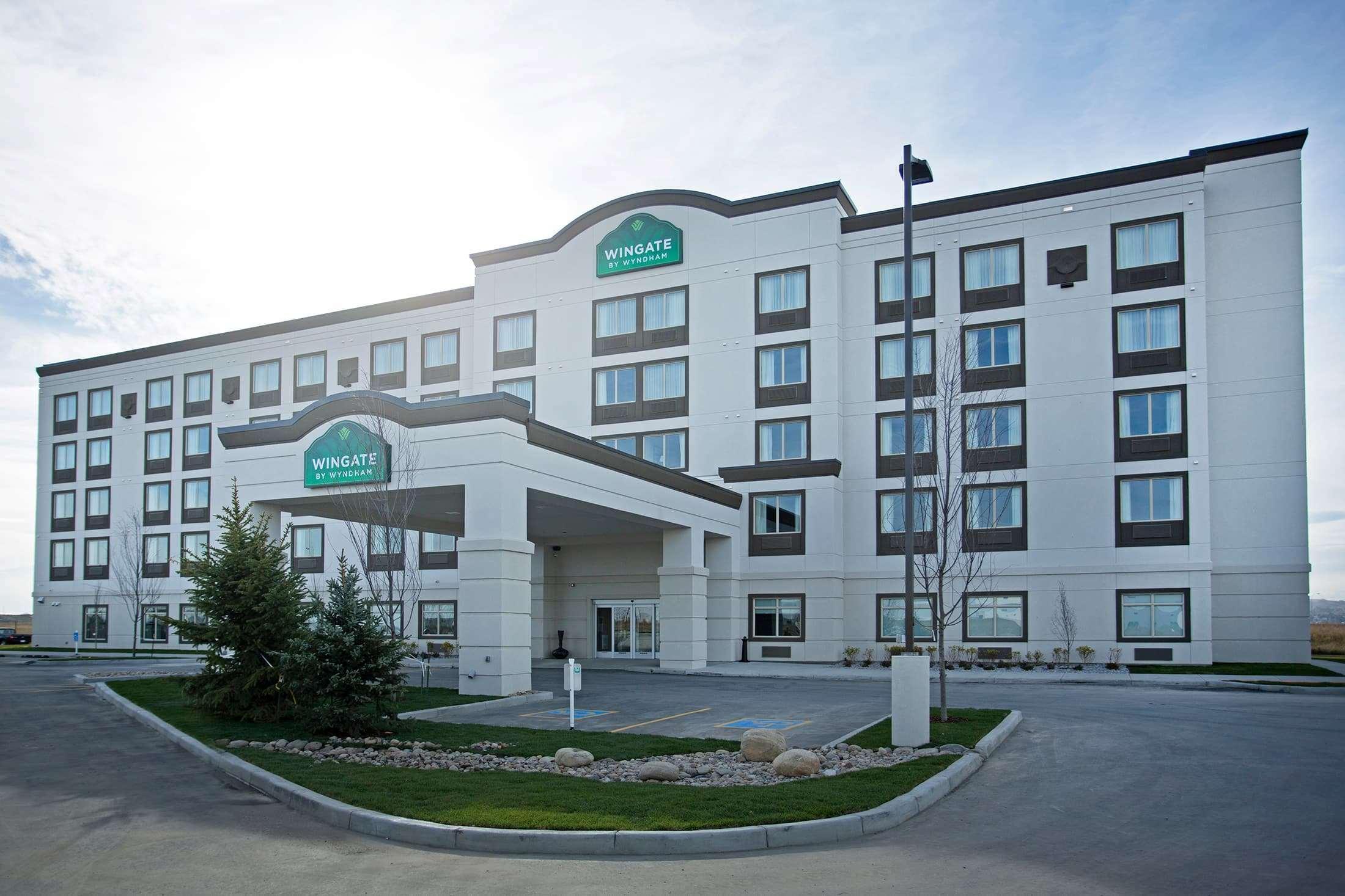 Wingate By Wyndham Calgary Airport Hotel Exterior foto